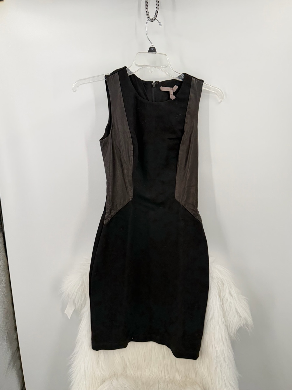 HALSTON HERITAGE Sleeveless Sheath Dress Leather Contrast Panels Black, Sz 2 - Picture 2 of 8